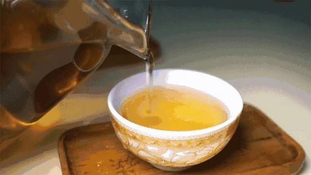 经常11点后睡觉 肝脏积毒排不出 小心4种大病找上你 教你5招护好肝!