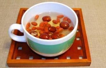 经常11点后睡觉 肝脏积毒排不出 小心4种大病找上你 教你5招护好肝!