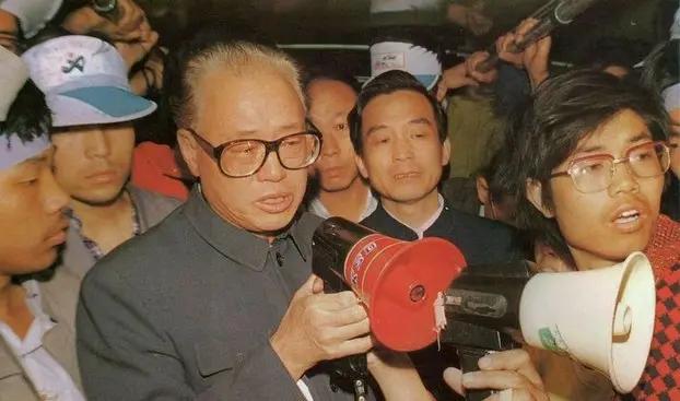 六四 三十年前的今天:五月十九日