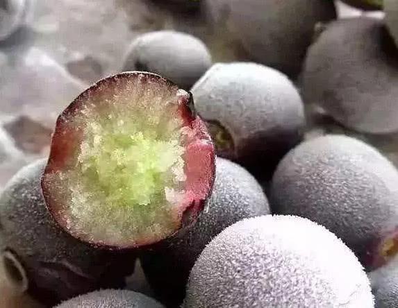 这4种水果放冰箱冷冻 比吃冰棍雪糕过瘾 解热解馋一步到位