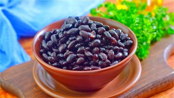 枸杞治白发脱发 简易食疗方让你不用染发