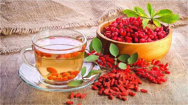 枸杞治白发脱发 简易食疗方让你不用染发