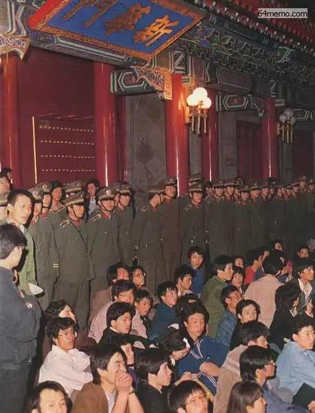 六四导火索 请愿引发的“新华门流血事件”