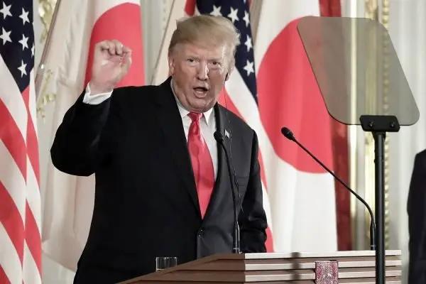 美国总统川普在东京联合新闻发布会上（AP/美联社）