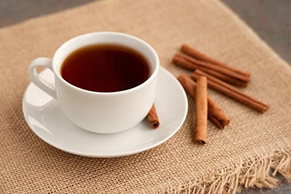 喝一杯肉桂茶调节自律神经 3方法摆脱忧郁