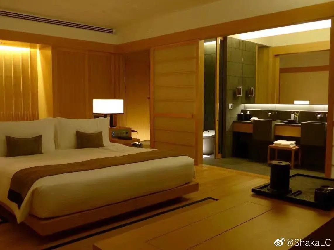 网友东京酒店偶遇巩俐夫妇吃早餐 该处一晚住宿费高达1.5万元