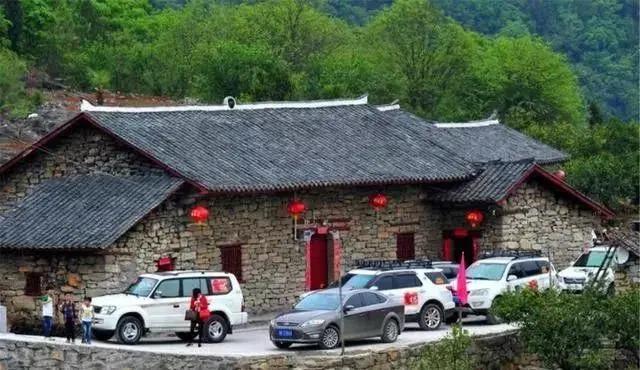 俗语:“一亲坏 九代败;人要穷 断六亲” 道尽人情冷暖 你赞同吗?