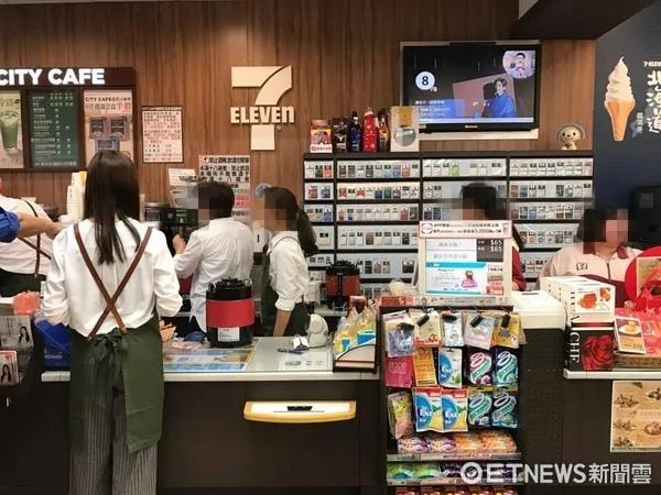 对超商女店员一见钟情!他出奇招「天天买拿铁加5颗糖」 2年后「神反转结局」万人看傻