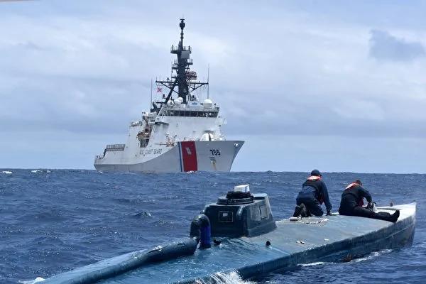 美国海防队员跳上航行潜艇缉毒川普赞其英勇 阿波罗新闻网