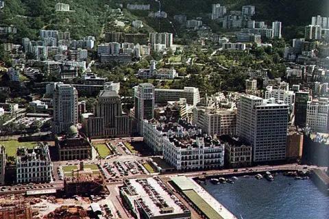 香港管治历程:事不做绝 族群共存