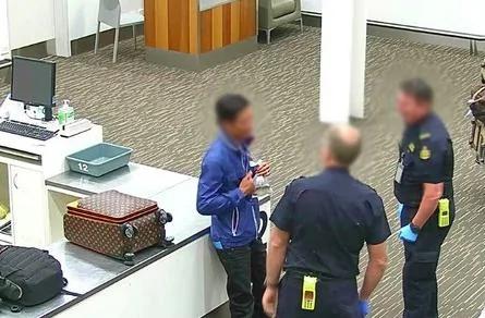 亚裔男子走私红龙鱼入澳在机场被捕