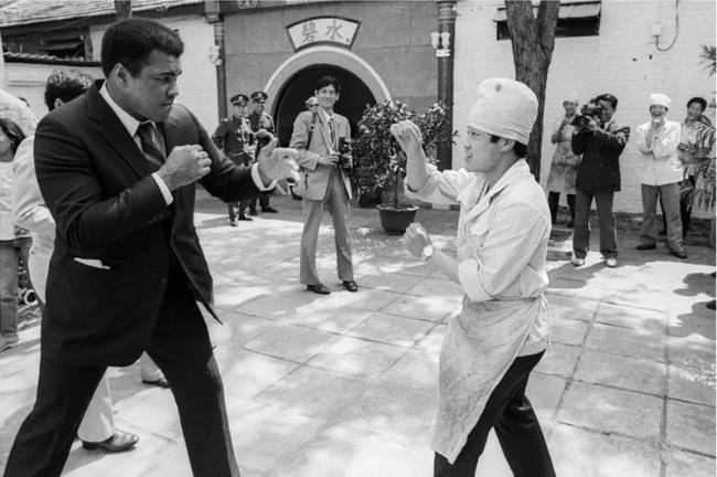 中国印象:英国摄影师记录的1980年代光与影!