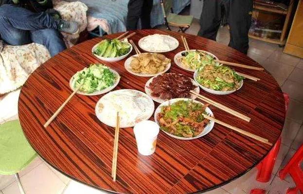 俗语“菜不摆三 筷不成五 席不成六” 老祖宗的讲究 真得学学