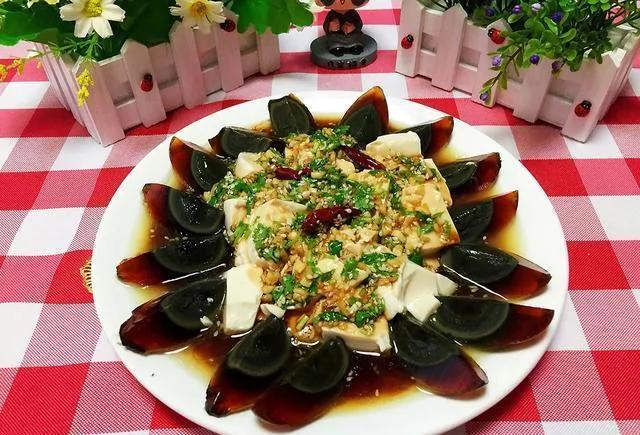 皮蛋豆腐好吃有技巧 調料汁才是關鍵 1 20190823043947644