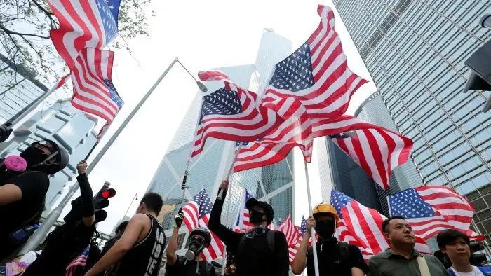 为什么 香港示威者高举美国国旗请愿 阿波罗新闻网