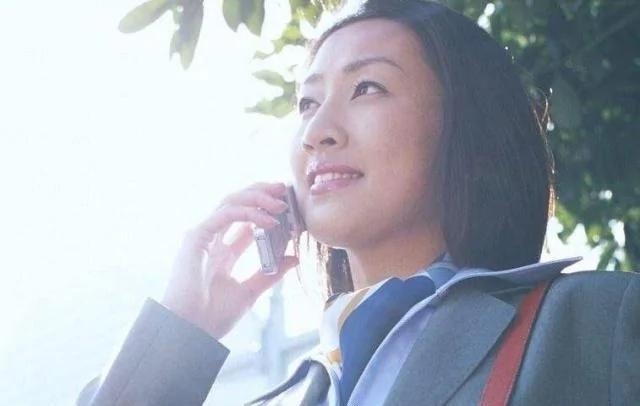 结婚八年老婆才怀孕 打电话给老公报喜忘挂断 听到对话她惊呆!