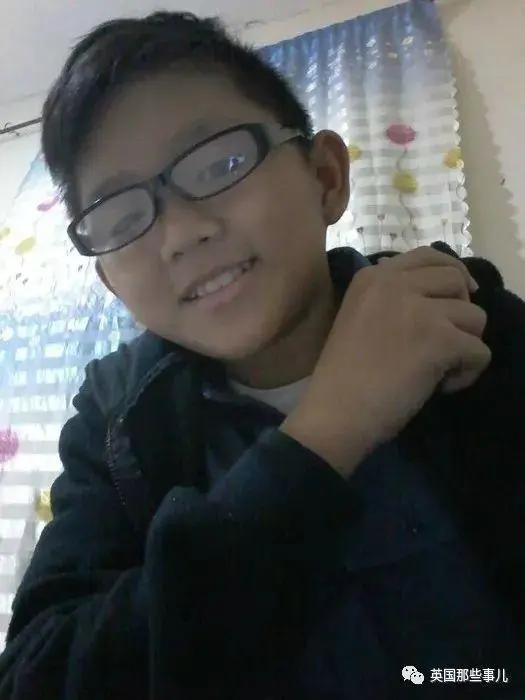 长得像个小学生 却已经是老师了?这"超级童颜"也太显嫩了