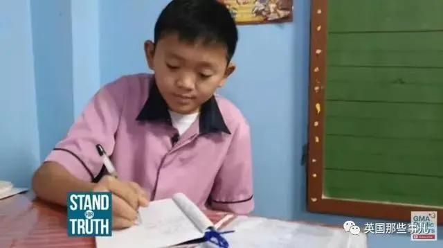 长得像个小学生 却已经是老师了?这"超级童颜"也太显嫩了