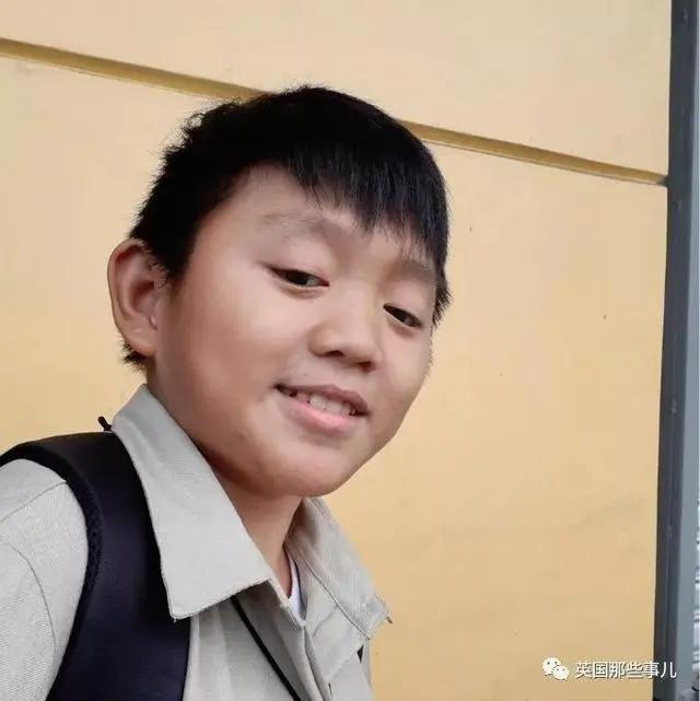 长得像个小学生 却已经是老师了?这"超级童颜"也太显嫩了