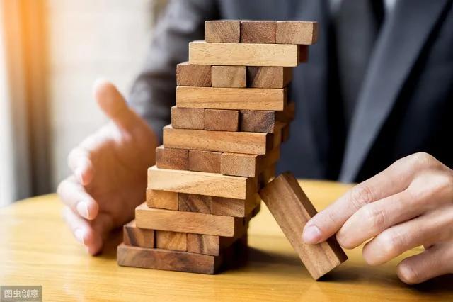 与强势的人相处 需要掌握这三个技巧!