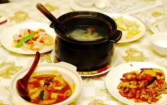 先喝汤还是先吃菜?吃饭顺序竟然决定你的体重和健康!