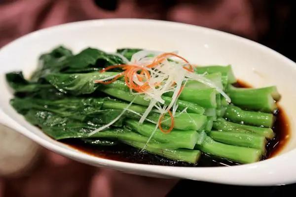 先喝汤还是先吃菜?吃饭顺序竟然决定你的体重和健康!