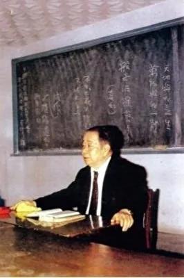 他19岁就任教名校 抗战时被称作当代文天祥