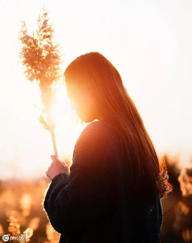 做人 笑着低头 是谦逊;懂得让步 是智慧!