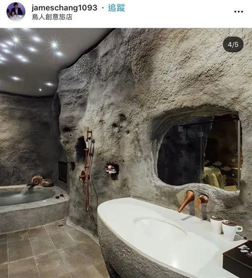 在洞穴中“泡澡” 竟可窥见海底奇景!