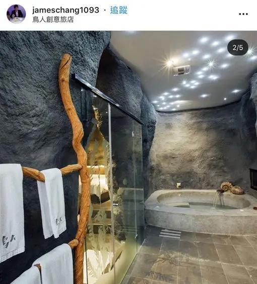 在洞穴中“泡澡” 竟可窥见海底奇景!