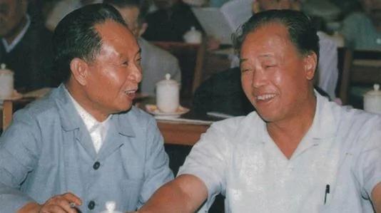 【老照片】百年冥诞入土为安 赵紫阳埋骨民间 远离八宝山真好!