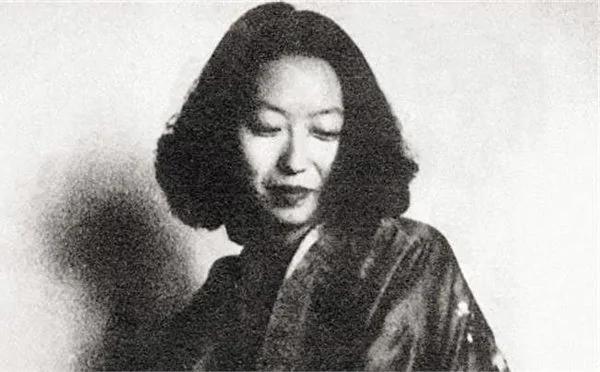 政治决定一切!传奇才女张爱玲逃到香港之前