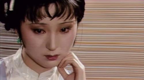 《红楼梦》里的黛玉两次去贾府为何都安排在冬季?
