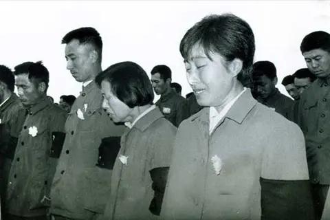 当年中国人怎样哭毛泽东