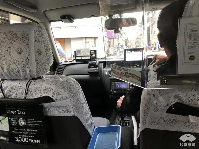 中国小伙入住日本最高的五星酒店 对比来看 这服务态度不得不服!