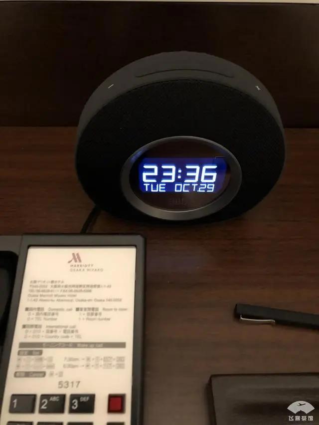 中国小伙入住日本最高的五星酒店 对比来看 这服务态度不得不服!