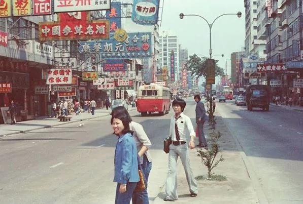 【老照片】香港人发现“反送中”看清中共本质的经验来自...