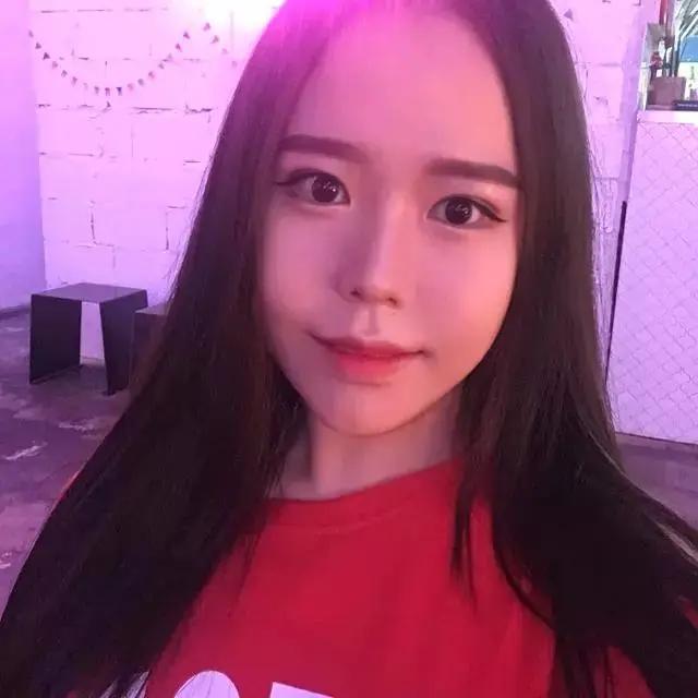 她被渣男劈腿后 狠心减掉半个自己 现「绝世美颜」让渣男疯狂求复合