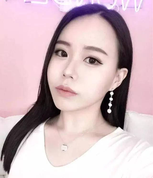 她被渣男劈腿后 狠心减掉半个自己 现「绝世美颜」让渣男疯狂求复合
