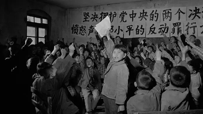 “四无学校”苦与乐 (图)
