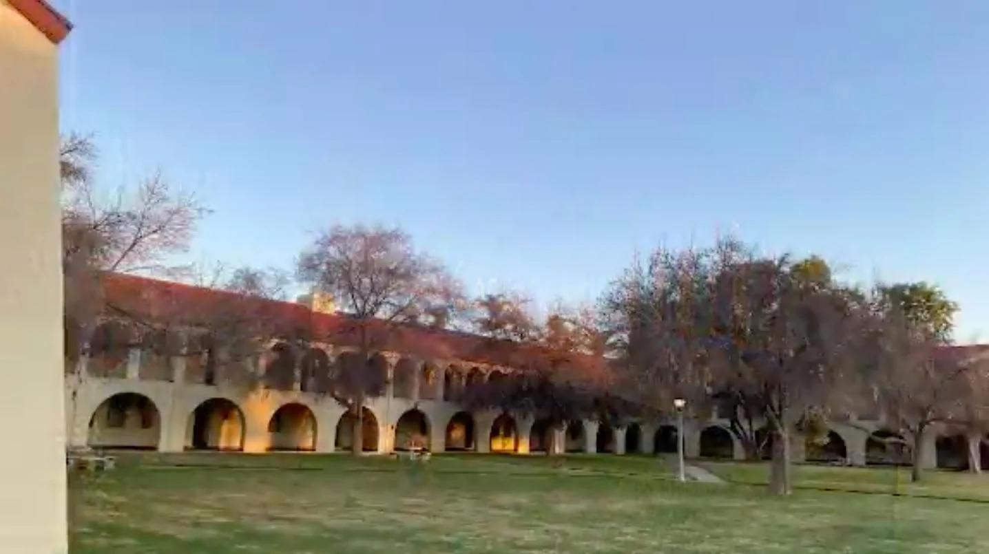 撤侨被要求隔离两周,加州马奇基地内生活如何？_图1-2