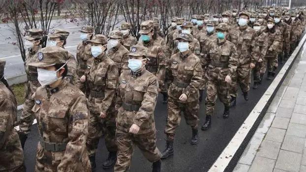 面对武汉肺炎疫情，中国政府派出解放军医务人员前往武汉协助。（美联社）