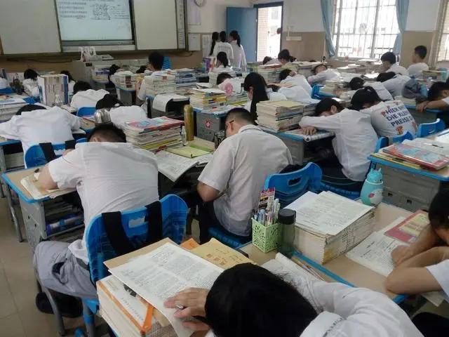 课间十分钟孩子在干啥?看了日本、韩国 中国孩子心酸又现实