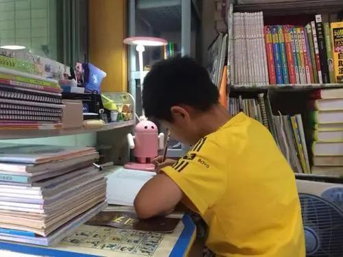 课间十分钟孩子在干啥?看了日本、韩国 中国孩子心酸又现实