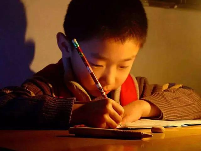 课间十分钟孩子在干啥?看了日本、韩国 中国孩子心酸又现实
