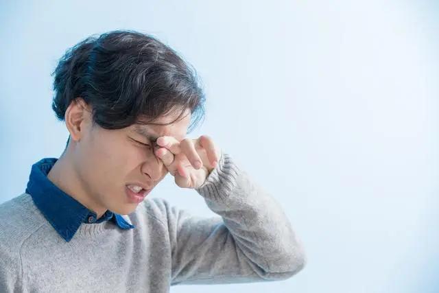 经常口干眼干、牙齿变黑甚至掉落?可能是被这种病盯上了