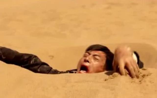 沙漠中的流沙，真的能把人吸進去嗎？別再被電視劇給騙了