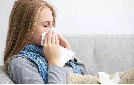把蜂蜜倒在萝卜上 竟有这效果~一用一个准
