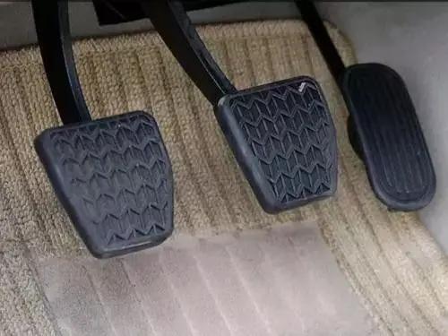開車易犯的9個致命錯誤 稍不注意就會車毀人亡! 4 20200506044824120