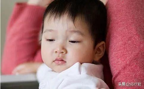 孩子持续发高烧 竟是吃了冰箱里的这些食物 快看你家有没有